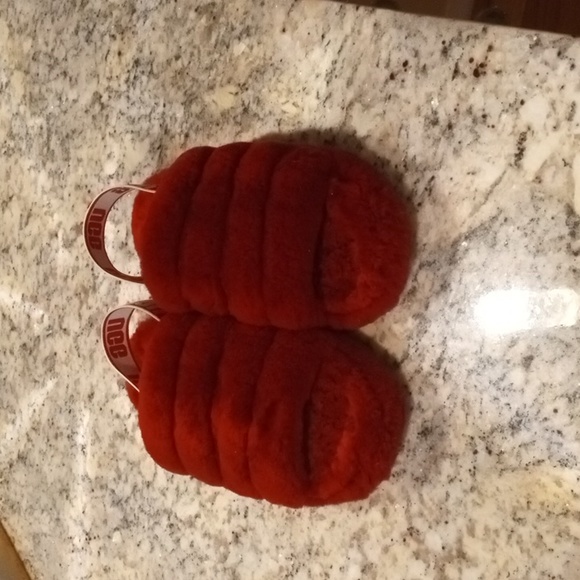 UGG - Picture 3 of 3